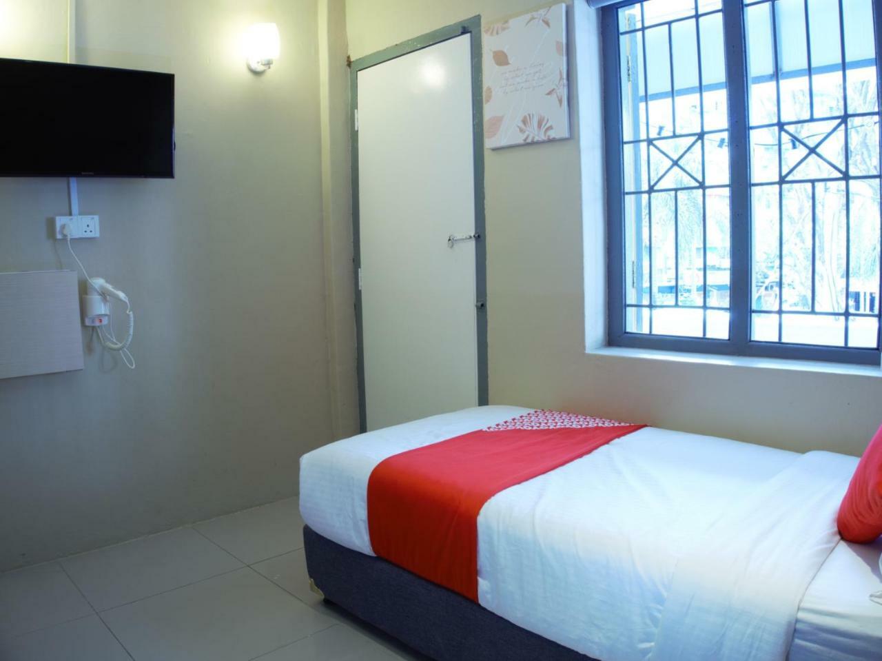 Oyo 90121 Summer House Bed & Cafe Kuala Lumpur Exterior foto